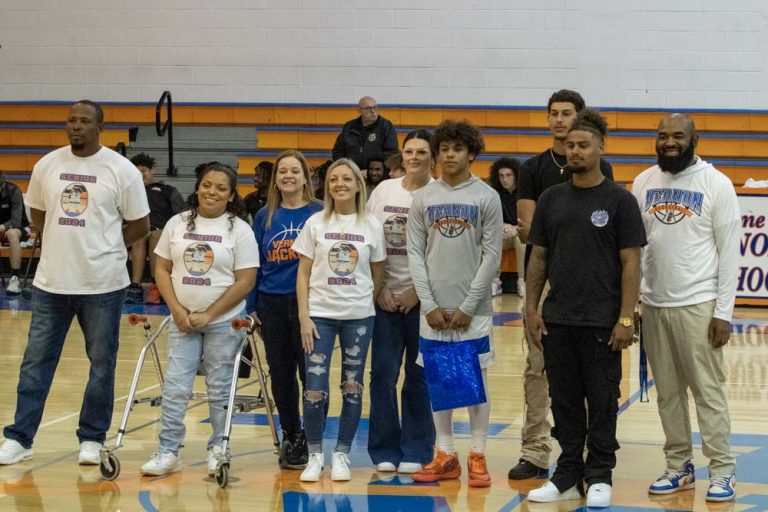Vernon Yellowjackets Host the Wewahitchka Gator Boy Basketball